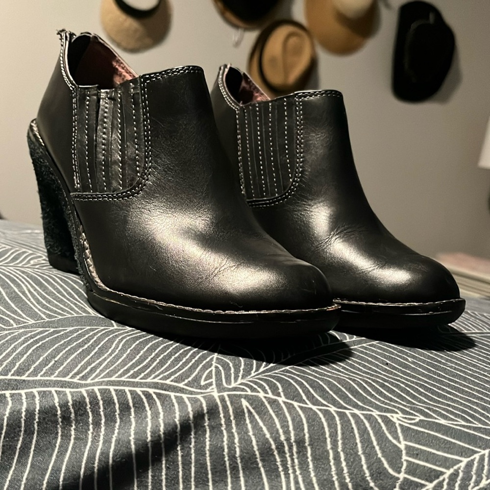 Hush Puppies leather black wedge boots with zippers. Size 5.5